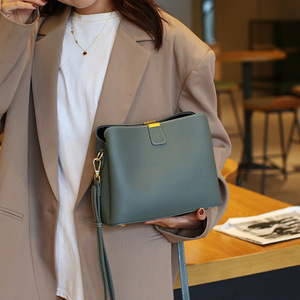 Sac seau Ando en cuir de vache véritable pour femme, sac à bandoulière vintage - Product Image 2