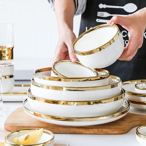طقم أدوات مائدة من السيراميك بحواف ذهبية فاخرة على الطراز الأوروبي، تصميم كلاسيكي للاستخدام المنزلي، يشمل طبق وشوربة - Product Image 2