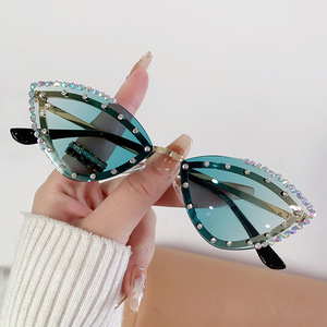Gafas de Sol con Marco Metálico y Pedrería Estilo Ojo de Gato, Protección UV400, Moda Femenina - Product Image 3
