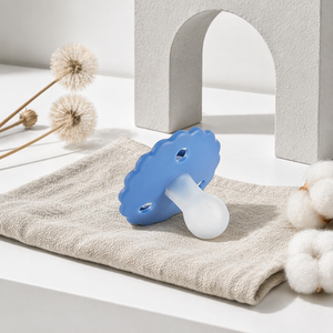 <span class=keywords><strong>Sucette</strong></span> <span class=keywords><strong>ergonomique</strong></span> en silicone souple sans BPA avec bords festonnés et motif floral, poignée de traction et ventouses actives pour bébé - Product Image 2