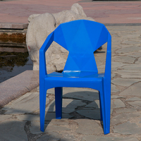 Chaise empilable en plastique PP au design moderne, fauteuil personnalisé, chaise de jardin en plastique pour l'extérieur