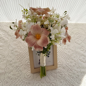 <span class=keywords><strong>Bouquet</strong></span> <span class=keywords><strong>de</strong></span> tulipes artificielles réalistes <span class=keywords><strong>de</strong></span> style INS, fait main, fleurs mélangées, pour mariage, photographie <span class=keywords><strong>de</strong></span> <span class=keywords><strong>mariée</strong></span>, <span class=keywords><strong>bouquet</strong></span> <span class=keywords><strong>de</strong></span> la <span class=keywords><strong>mariée</strong></span> - Product Image 5
