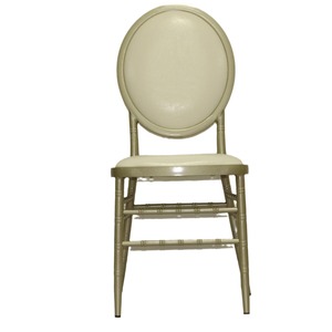 Chaises Chiavari en métal doré empilables, durables et écologiques, pour mariages et salles de banquet modernes, avec coussins blancs – Vente en gros - Product Image 3