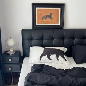 <span class=keywords><strong>Lit</strong></span> double moderne de luxe avec cadre en bois <span class=keywords><strong>lit</strong></span> mural en tissu <span class=keywords><strong>rouge</strong></span> <span class=keywords><strong>et</strong></span> à mailles noires <span class=keywords><strong>lit</strong></span> rembourré confortable de style minimaliste <span class=keywords><strong>et</strong></span> simple pour mariage - Product Image 5