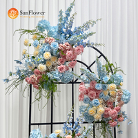 Rangkaian Bunga Sutra Hydrangea Biru Tua dan Delphinium Tinggi untuk Dekorasi Gapura Pernikahan Bertema Dongeng Pastel Musim Semi