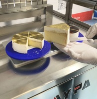 Équipement Commercial de Découpe Ultrasonique pour Aliments, pour Ligne de Production de Gâteaux au Fromage et Brownies, Nettoyage Automatique, Acier Inoxydable, Sécurité