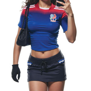 Ensemble de football deux pièces style français personnalisé pour femme, haut court froncé et mini-jupe à rayures bleues, blanches et rouges, vente en gros - Product Image 2