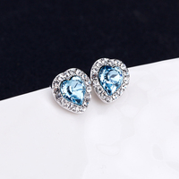 Boucles d'oreilles en forme de coeur romantique cristal bleu rose avec placage de rhodium accessoire de fête pour femmes filles en laiton en alliage de zinc