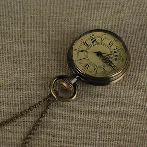 <span class=keywords><strong>Montre</strong></span> <span class=keywords><strong>de</strong></span> <span class=keywords><strong>poche</strong></span> analogique à l'<span class=keywords><strong>ancienne</strong></span> en métal bronze <span class=keywords><strong>de</strong></span> style romain à visage ouvert avec chaîne <span class=keywords><strong>de</strong></span> collier pour hommes - Product Image 4