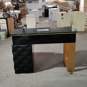 Table à ongles en cuir PU noir capitonnée de luxe avec plateau en verre, bureau de manucure moderne pour salon de manucure et spa - Product Image 5