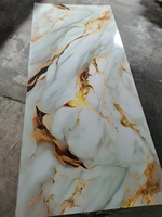 Le haut PVC de marbre alternatif imperméable brillant lambrisse le panneau de mur de revêtement UV de PVC 3D