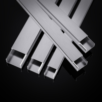 Canal de câblage en alliage d'aluminium, à montage en surface, carré, pour câbles ouverts, en stock, livraison rapide