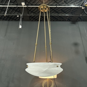 Lámpara Colgante Artística de Ónix en Forma Libre con Marco de Metal Dorado para Villas y Hoteles de Lujo - Product Image 6