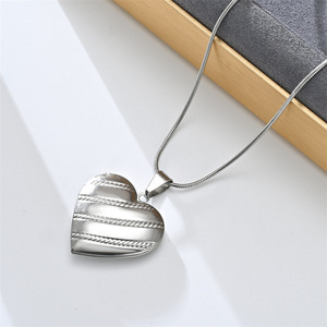情侣不锈钢项链，带心形开口盒吊坠项链，不锈钢项链 - Product Image 6
