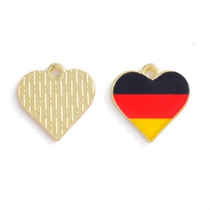 Pendentif en forme <span class=keywords><strong>de</strong></span> cœur avec drapeaux des États-Unis, du Canada, du Mexique, <span class=keywords><strong>de</strong></span> la France, <span class=keywords><strong>de</strong></span> l'Allemagne, du Brésil, <span class=keywords><strong>de</strong></span> l'Espagne, du Royaume-Uni pour la création <span class=keywords><strong>de</strong></span> bijoux DIY - Product Image 5