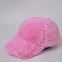 Sombrero de béisbol de felpa rosa de invierno para mujer, gorra de béisbol cálida a prueba de viento peluda de piel de conejo sintética bordada