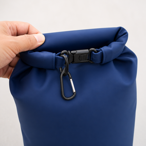 Tapis de voyage pliable bleu avec mousqueton pour utilisation en extérieur - Product Image 2