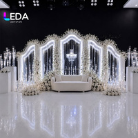 Arche de mariage LEDA de luxe en PVC éclairée par LED avec rideau de cristaux, toile de fond décorative pour événements de mariage et scènes