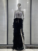 Robe de soirée longue sans bretelles en plumes et strass luxueuse, haute couture