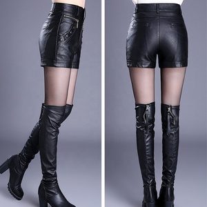 Shorts en similicuir pour femmes grandes tailles, pantalon moulant en latex, mini-jupe-short taille haute en spandex, 6XL, short de motard en PU tendance - Product Image 2