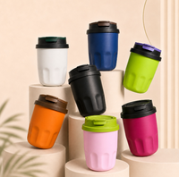 Mug de voyage avec corps en relief, base en silicone antidérapante, léger, réutilisable, petite tasse pour le bureau, les boissons chaudes ou froides en extérieur