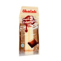 Gâteau au chocolat matcha triangulaire, faible en calories, faible en gras, sans sucre, pain multigrains au seigle, collation pour le petit-déjeuner, dessert