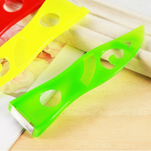 Fruit Vegetable Peeler Plastic 3 Pieces <b>Kitchen</b> Tool Multi Functional <b>Scraper</b> <b>For</b> Potato And Vegetables - Product Image 3