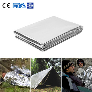Couverture Thermique d'Urgence Réfléchissante Argentée pour Survie en Extérieur, Abri pour 1 Personne et Animaux de Compagnie - Product Image 4