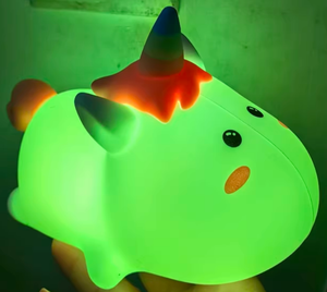 Lámpara Nocturna LED de Silicona con Forma de Unicornio, Recargable por USB, con Cambio de Color y Sensor de Movimiento, para Niños y Niñas - Product Image 1