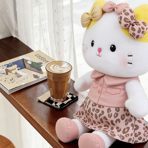 Lindo Peluche de Gato con Estampado de Leopardo y Lazo, Venta al por Mayor y al Detal, Regalo de Cumpleaños Suave, Muñeco de Peluche para Dormir, Compañero Animal, Decoración del Hogar - Product Image 5