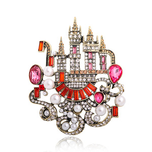 Broches rétro château européen en alliage <span class=keywords><strong>de</strong></span> strass, personnalité, diamant coloré, cristal, corsage, perle - Product Image 3