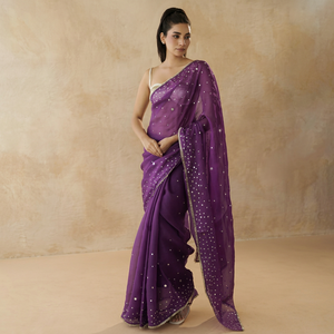 SADIA AUN HUTE COUTURE Salwar Kameez en soie vert émeraude, broderie perlée, longueur au sol, tenue formelle traditionnelle pour femmes, Inde - Product Image 1