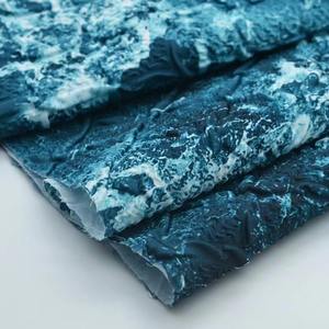 <span class=keywords><strong>Tissu</strong></span> froissé en satin de polyester 100% personnalisé Doublure de vêtements pour femmes soyeuse de luxe <span class=keywords><strong>Tissu</strong></span> pour robe bon marché à vendre - Product Image 1