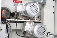 Machine automatique de chantournage de chants PVC pour le travail du bois et des panneaux MDF de menuiserie chinoise avec pré-fraisage
