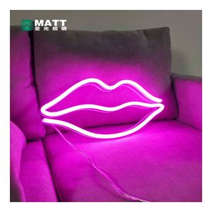 Enseigne néon LED personnalisée Matt Dropshipping : Mains, Lèvres, Ongles, Baiser, Amour - Product Image 6