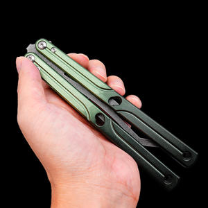 Couteau pliant en alliage d'aluminium dégradé exquis, sûr pour les débutants, idéal pour l'entraînement en extérieur, couteau Balisong - Product Image 4