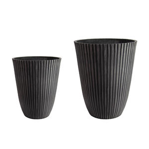 Macetas de plástico ligeras de primera calidad Elegante maceta decorativa moldeada por compresión con acabado vertical negro para jardín doméstico - Product Image 1