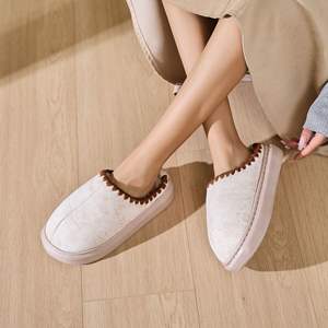 Nouvelles pantoufles en fourrure d'hiver en coton antidérapantes douillettes et chaudes pour la maison Femmes Dames Adolescentes Hommes Pantoufles pour femmes - Product Image 4