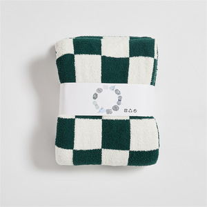 Top populaire personnalisé demi-polaire Ins bébé couverture confortable léger et portable avec motif géométrique en damier linge <span class=keywords><strong>de</strong></span> <span class=keywords><strong>lit</strong></span> hôtel - Product Image 4