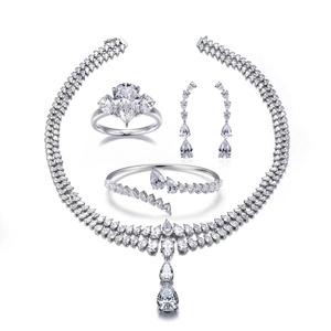 Bracelet personnalisé MSB-614 en or 18 carats et argent 925, diamant de laboratoire de forme poire, moissanite, tempérament haut de gamme, sensation haut de gamme - Product Image 3