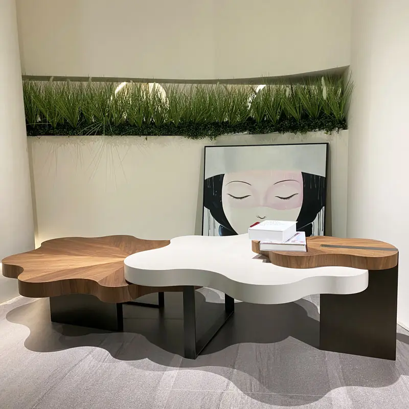 Tavoli centrali per mobili per la casa a forma di petalo contemporanei Base in metallo con tavolino da caffè impiallacciato in legno moderno fiore