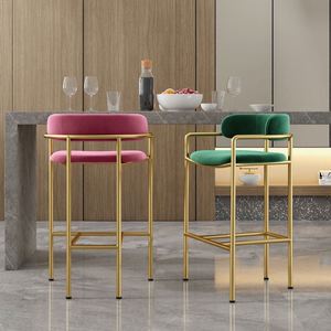 Sillas de Bar Leon Home de Estilo Italiano Minimalista, Diseño de Lujo de Alta Calidad con Respaldo de Terciopelo para el Hogar - Product Image 4