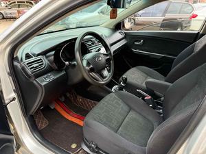 Voiture d'occasion <span class=keywords><strong>Kia</strong></span> K2 berline essence légère Dongfeng 2016 2017 2018 en stock à bas <span class=keywords><strong>prix</strong></span> – Vente de voitures d'occasion <span class=keywords><strong>Kia</strong></span> à <span class=keywords><strong>prix</strong></span> abordable - Product Image 4