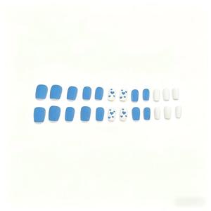 <span class=keywords><strong>Uñas</strong></span> postizas con <span class=keywords><strong>estampado</strong></span> <span class=keywords><strong>de</strong></span> <span class=keywords><strong>vaca</strong></span> y corazón azul y blanco, <span class=keywords><strong>uñas</strong></span> cuadradas cortas reutilizables, 24 piezas - Product Image 5