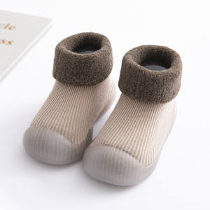Chaussettes-Chaussons d'Hiver Chauds Antidérapants Roses Personnalisés pour Bébés Nouveaux-Nés Apprentis Marcheurs Filles, Vente en Gros - Product Image 1