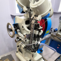 Machine à œillets pneumatique entièrement automatique, machine à œillets à double tête automatique pour chaussures