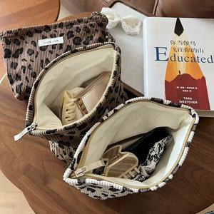 Bespoke Studio Artist Makeup Case-Zipper Closure Fashion Paint-Splattered Canvas Design Custom <strong>Palette</strong> Colors - Product Image 4