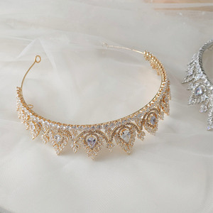 Classica Tiara da Regina di Bellezza, Corona con Zirconi e Strass per Spose e Donne - Product Image 4