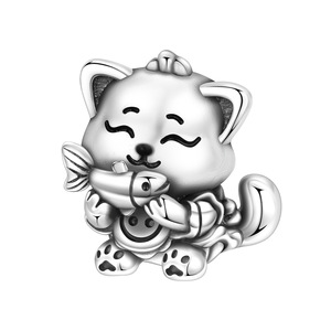 Nuevo colgante de cuentas con diseño de gatito de dibujos animados comiendo pescado, diseño original, lujo discreto, moderno y versátil - Product Image 1