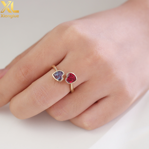 Bague d'éternité classique personnalisable en or jaune 10K avec pierre précieuse de laboratoire rouge Alexandrite, bijoux fins pour mariage - Product Image 5